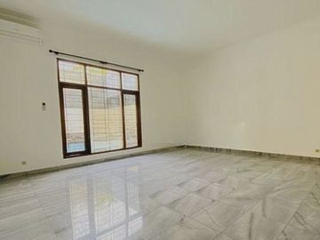 Disewakan Rumah Luas 6Kt di Area Kuningan Jakarta Selatan | Stdn0123