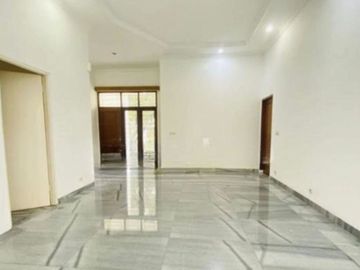 Disewakan Rumah Luas 6Kt di Area Kuningan Jakarta Selatan | Stdn0123