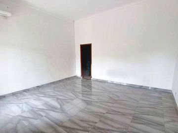 Disewakan Rumah Luas 6Kt di Area Kuningan Jakarta Selatan | Stdn0123