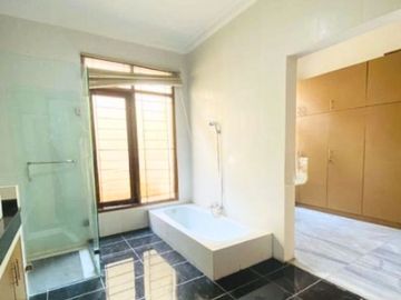 Disewakan Rumah Luas 6Kt di Area Kuningan Jakarta Selatan | Stdn0123