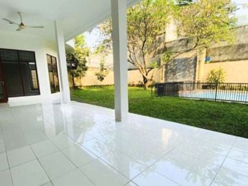 Disewakan Rumah Luas 6Kt di Area Kuningan Jakarta Selatan | Stdn0123