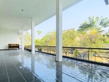 Disewakan Rumah Luas 6Kt di Area Kuningan Jakarta Selatan | Stdn0123