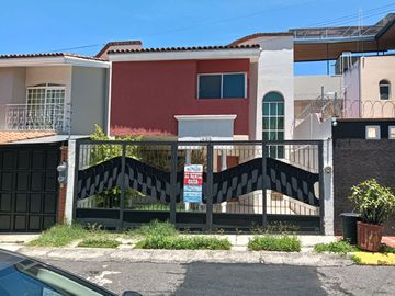 SE RENTA CASA MIRADOR DE SAN ISIDRO $16,000.00 ZONA SAN ISIDRO PREPA 10
