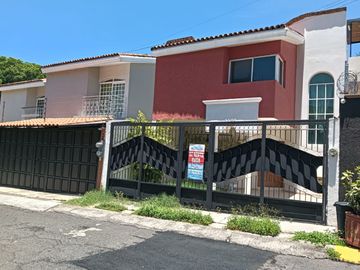 SE RENTA CASA MIRADOR DE SAN ISIDRO $16,000.00 ZONA SAN ISIDRO PREPA 10