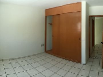 SE RENTA CASA MIRADOR DE SAN ISIDRO $16,000.00 ZONA SAN ISIDRO PREPA 10