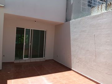 SE RENTA CASA MIRADOR DE SAN ISIDRO $16,000.00 ZONA SAN ISIDRO PREPA 10