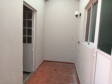SE RENTA CASA MIRADOR DE SAN ISIDRO $16,000.00 ZONA SAN ISIDRO PREPA 10