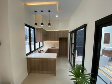 RUMAH MODERN 3 KAMAR DEKAT PAKUWON MALL & PRAMBANAN – Rp660 JUTA