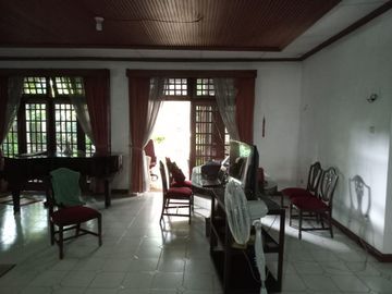 Rumah Dua Lantai Luas Tanah 688 Meter Siap Huni Di Kemang Raya, Jakarta Selatan