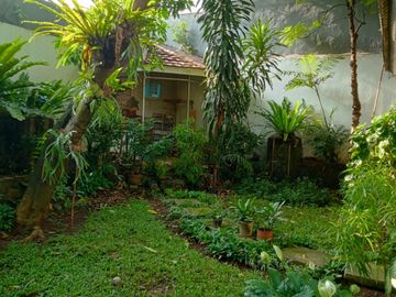Rumah Dua Lantai Luas Tanah 688 Meter Siap Huni Di Kemang Raya, Jakarta Selatan