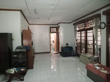 Rumah Dua Lantai Luas Tanah 688 Meter Siap Huni Di Kemang Raya, Jakarta Selatan