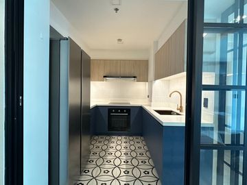 Beautifully Renovated & Furnished 2BR for Rent at The Veranda, Arca South – 86 sqm