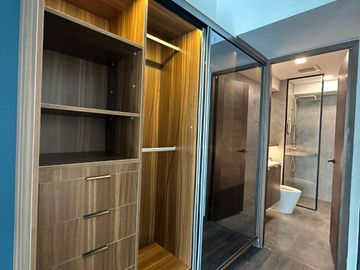 Beautifully Renovated & Furnished 2BR for Rent at The Veranda, Arca South – 86 sqm