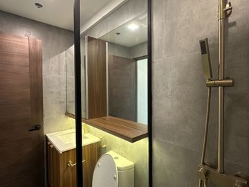 Beautifully Renovated & Furnished 2BR for Rent at The Veranda, Arca South – 86 sqm