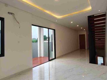 Rumah baru dalam townhouse dekat kebagusan