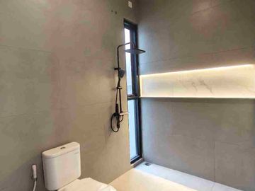 Rumah baru dalam townhouse dekat kebagusan