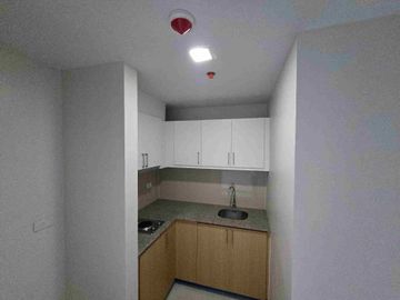 Uptown BGC 1 Bedroom with Balcony 41.50 Rent to Own Condo 10% DP Move In