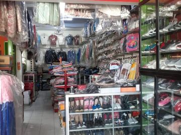 Include usaha dan barang2 dagangan sepatu baju tas Bri link conter hp Bonus 3 ac