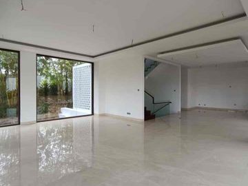 The Pinnacle of Luxury Living: Rumah Mewah Super Luas di Panbil Residence Batam