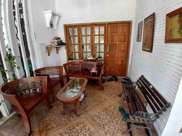 DIJUAL – Rumah 2 Lantai 5 KT Semi Furnished Dekat Living World 🏠🎒✨