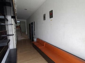 Rumah 3 Lantai + Rooftop di Pasar Rebo - Hunian & Investasi dalam 1 Property