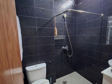Rumah 3 Lantai + Rooftop di Pasar Rebo - Hunian & Investasi dalam 1 Property