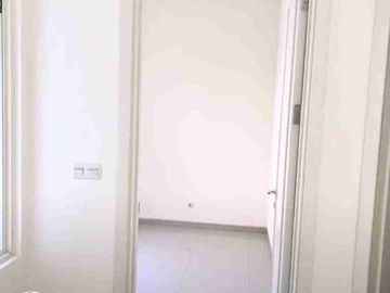 Disewakan Rumah Baru 2 Lantai Suvarna Sutera