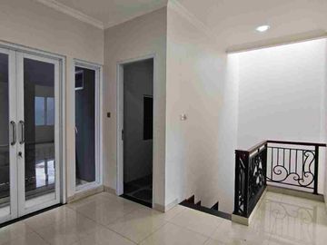 Rumah baru siap huni dalam cluster jagakarsa