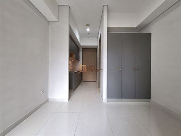 Unit Langka Sewa Studio Unfurnished di Taman Anggrek Residences Terhubung ke Mall Hublife, Taman Anggrek, Central Park, Tol Dalam Kota