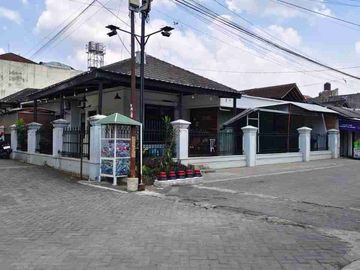 Rumah Induk Plus Kost Aktif Strategis Dekat Kampus Jogja