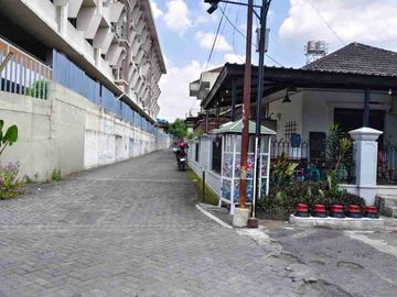 Rumah Induk Plus Kost Aktif Strategis Dekat Kampus Jogja