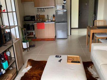 Tagaytay City 1bedroom with parking for sale just walking distance to AYALA MALL