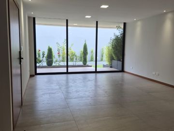 DUPLEX TRES HABITACIONES CENTRO HISTÓRICO CUENCA
