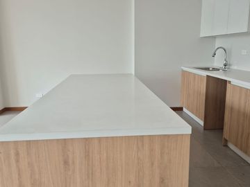 DUPLEX TRES HABITACIONES CENTRO HISTÓRICO CUENCA
