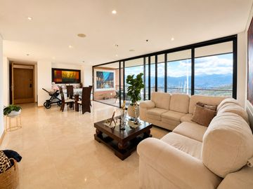 Apartamento en Arriendo en Cola de Zorro , Poblado Medellin Antioquia