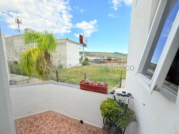 Casa en Venta con 2 Estacionamientos | Santa Fe Juriquilla RM411