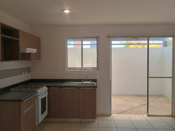 Casa en Venta en Parques de Santa Cruz del Valle, Tlaquepaque