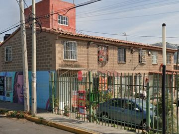 casa en venta en venta en la colonia Unid. Hab. Ex Lienzo Charro, Chinampac, Iztapalapa, CDMX.