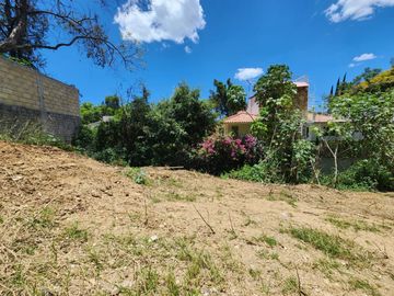 LOTE CAMELIA II MANZANA III ubicado en el FRACCIONAMIENTO RANCHO SAN DIEGO, IXTAPAN DE LA SAL, PUEBLO MÁGICO, Estado de México.