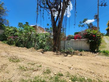 LOTE CAMELIA II MANZANA III ubicado en el FRACCIONAMIENTO RANCHO SAN DIEGO, IXTAPAN DE LA SAL, PUEBLO MÁGICO, Estado de México.