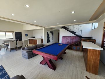 CASA BELLAVISTA II DE DOS NIVELES CON JARDÍN, ALBERCA CLIMATIZADA, JACUZZI Y PALAPA EN RANCHO SAN DIEGO.