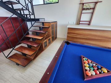 CASA BELLAVISTA II DE DOS NIVELES CON JARDÍN, ALBERCA CLIMATIZADA, JACUZZI Y PALAPA EN RANCHO SAN DIEGO.