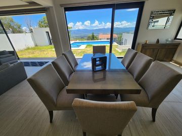 CASA BELLAVISTA II DE DOS NIVELES CON JARDÍN, ALBERCA CLIMATIZADA, JACUZZI Y PALAPA EN RANCHO SAN DIEGO.