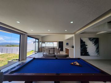 CASA BELLAVISTA II DE DOS NIVELES CON JARDÍN, ALBERCA CLIMATIZADA, JACUZZI Y PALAPA EN RANCHO SAN DIEGO.