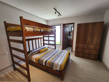CASA BELLAVISTA II DE DOS NIVELES CON JARDÍN, ALBERCA CLIMATIZADA, JACUZZI Y PALAPA EN RANCHO SAN DIEGO.