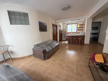 Vendo Flat en 2do Piso Frente Al Parque Kennedy - Miraflores