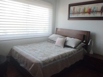 EN VENTA CASA VALLERROBLEDO ESQUINERA
