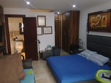 EN VENTA CASA VALLERROBLEDO ESQUINERA