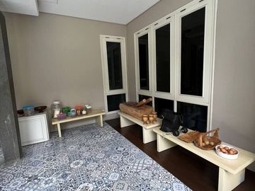 Rumah Mewah Fully Furnished Dalam Perumahan Bale Hinggil Jalan Kaliurang Km6 Ngaglik Sleman