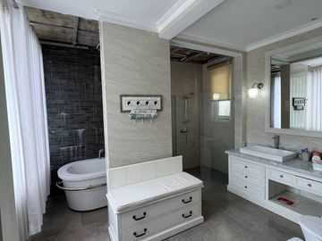 Rumah Mewah Fully Furnished Dalam Perumahan Bale Hinggil Jalan Kaliurang Km6 Ngaglik Sleman